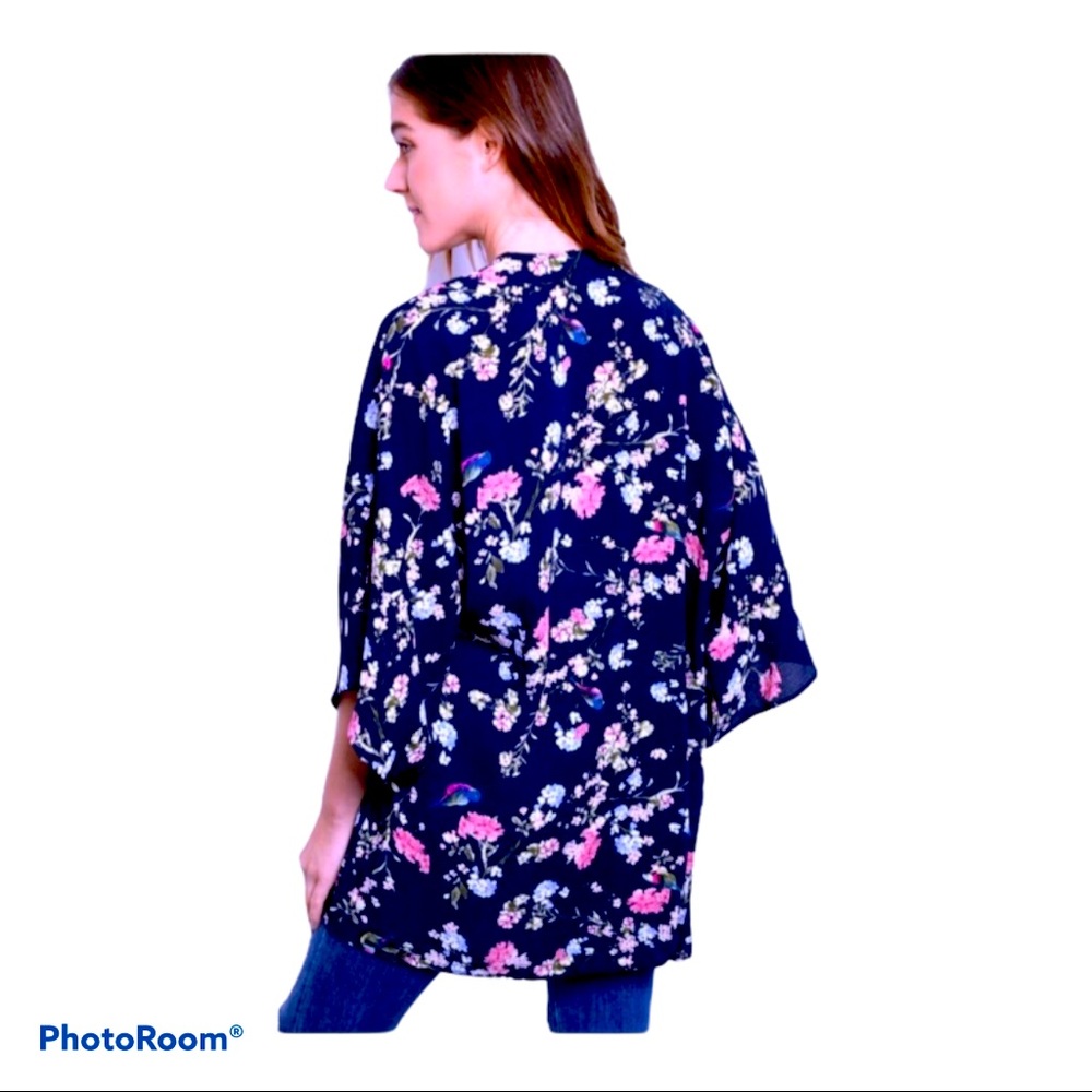 Gorgeous Cottagecore Boho Blue Floral‎ Open Kimono